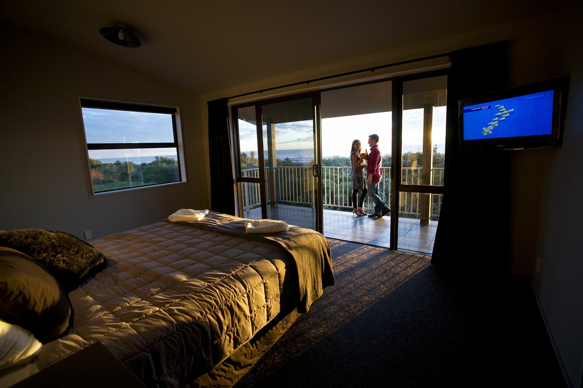 Greymouth Seaside Top 10 Holiday Park Exterior photo